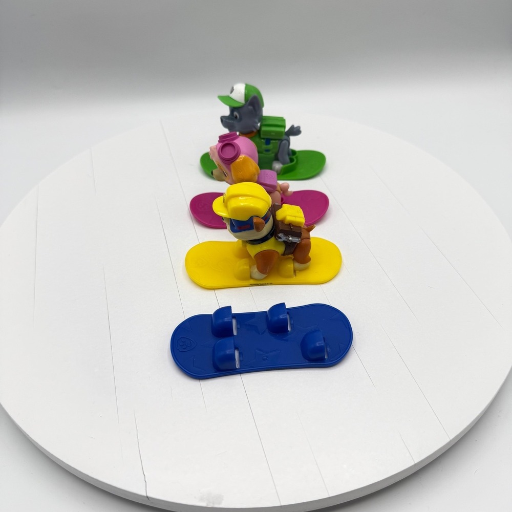 Paw‎ Patrol Winter Rescue Snowboard Rocky Sky Rubble Chase Board Figure - Picture 3 of 7